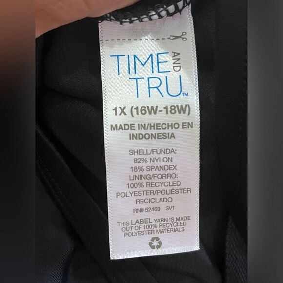 NWT Black Twist Knot One Piece Swimsuit 1X (16/18) - Picture 7 of 10